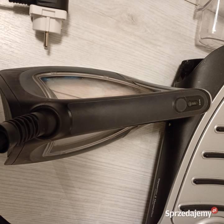 Żelazko parowe ze stacją Niedrzwica Duża