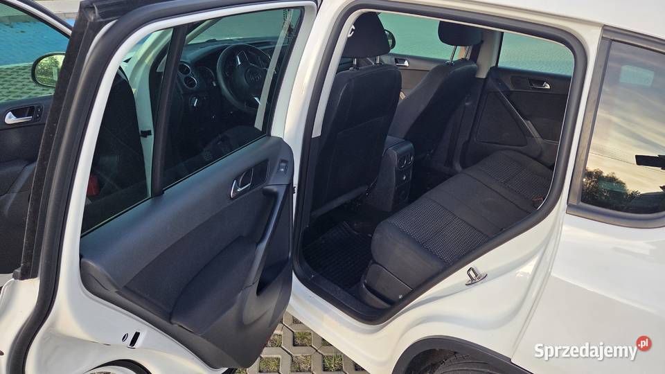Volkswagen Tiguan I 20 VW iguan 2010r Biały Skarżysko-Kamienna