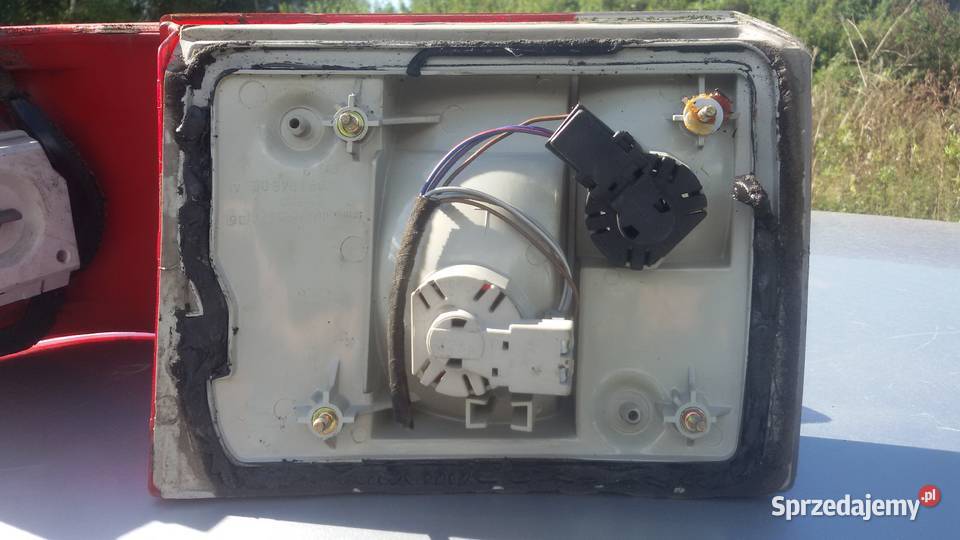 Lampy tylne AUDI 80B4 KOMBI LEWA Elbląg