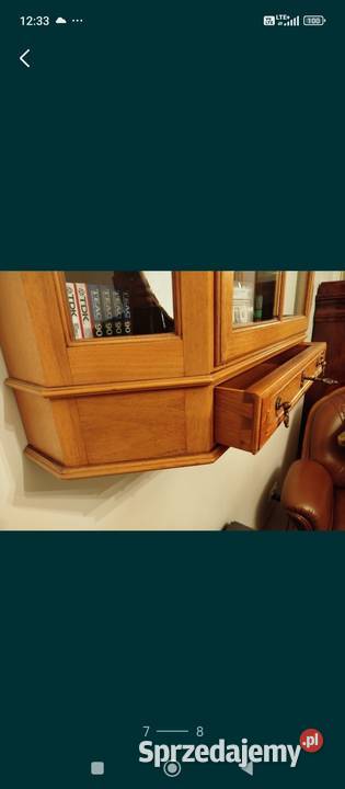 Witryna z szufladą ORZECH zamykana na dwa zamki Węgorzewo