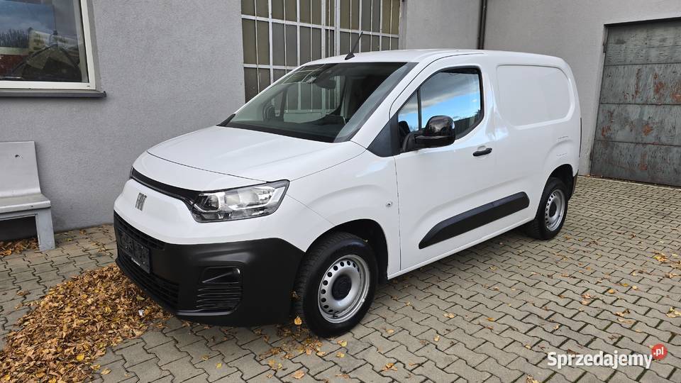 Fiat Doblo 12 B przebieg 16 43 000 PLN netto