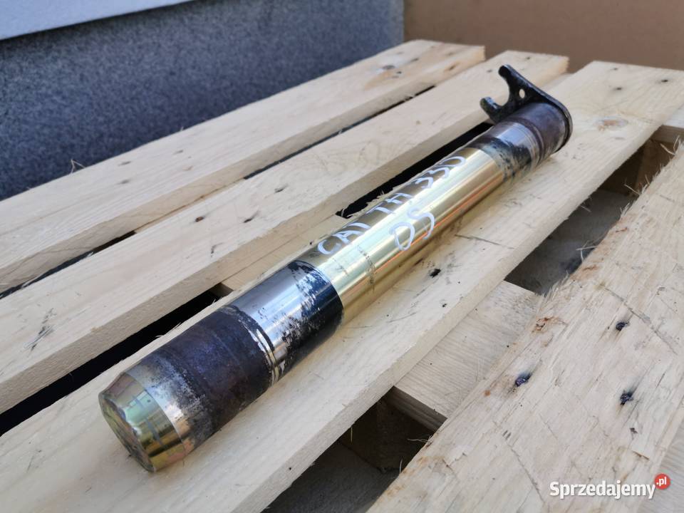 Sworzen mocowania osi Cat TH 330B