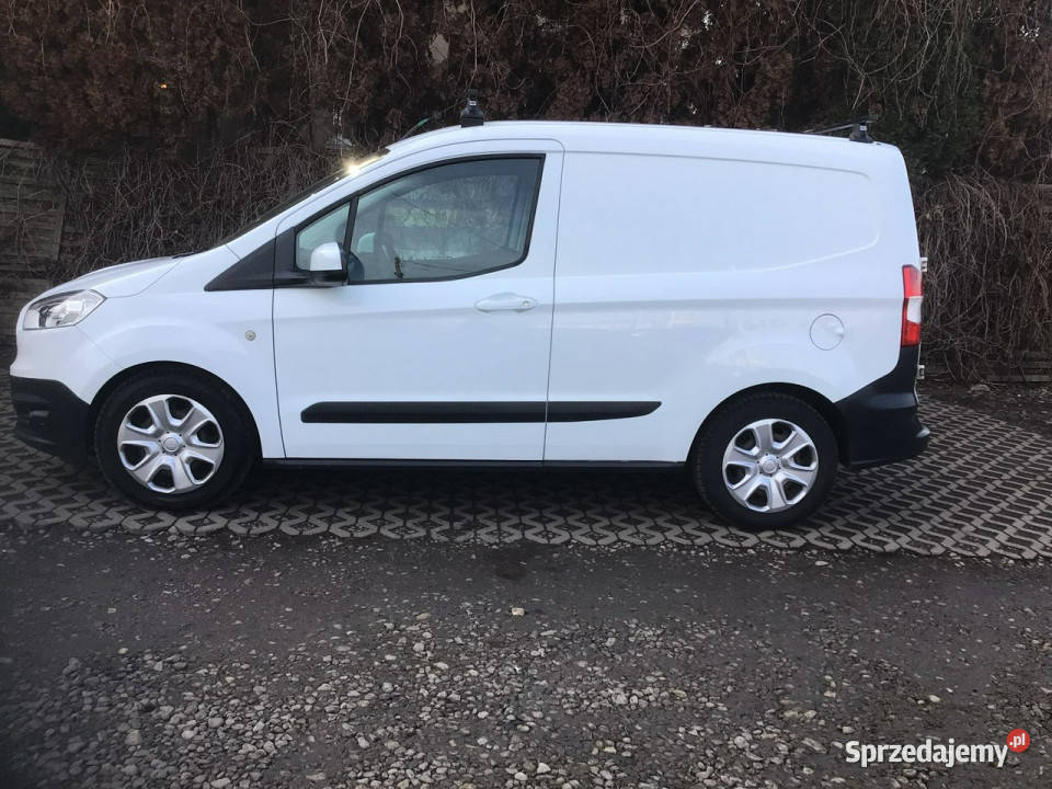 Ford Transit Courier Salon Polska światła przeciwmgłowe