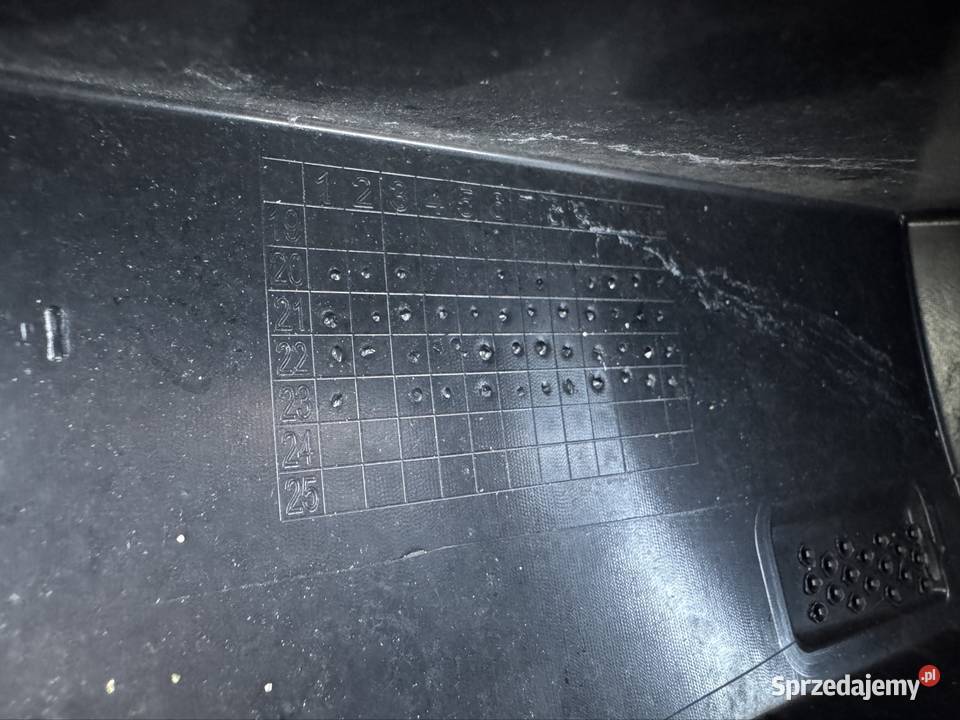 Ślizg mocowanie absorber zderzaka przód mustang Części montażowe Sieraków sprzedam