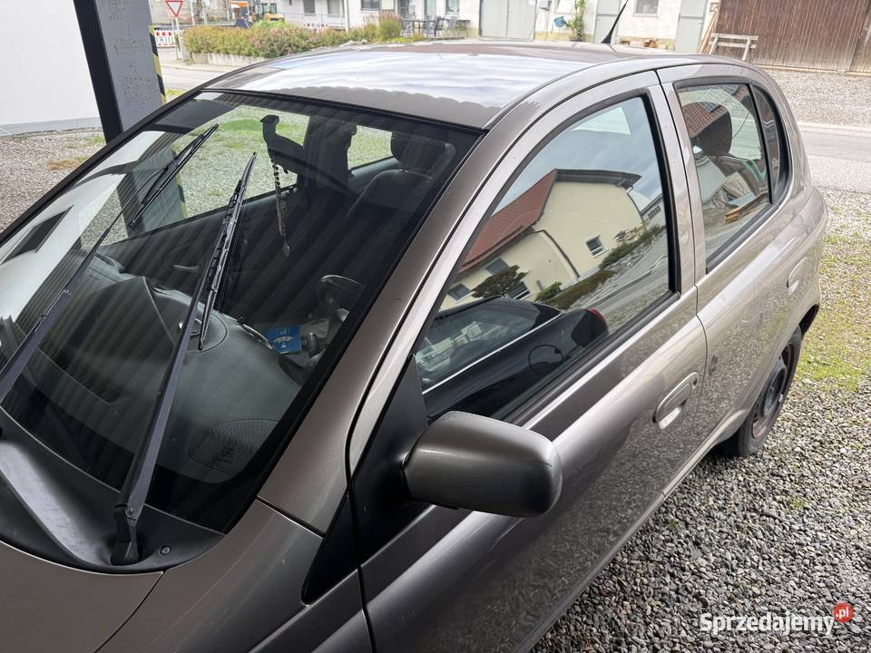Toyota Yaris 13 2005 Orzełek