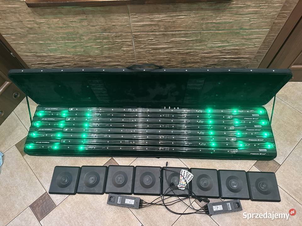 Chauvet DJ FREEDOM STICK X4 system akum z światło i efekty