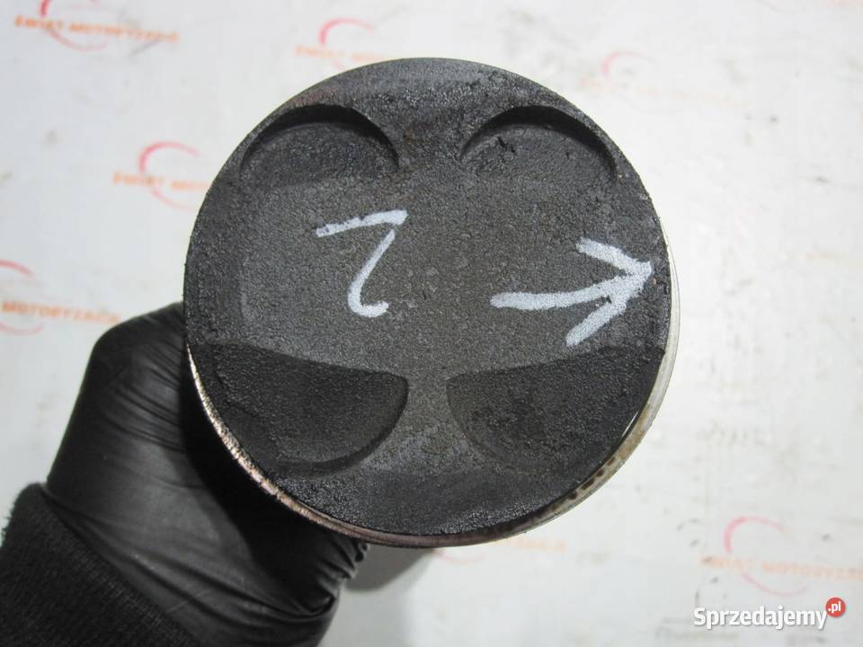 TŁOK KORBOWÓD 813P CITROEN DS3 16 VTI 5F01 1016 osobowe sprzedam