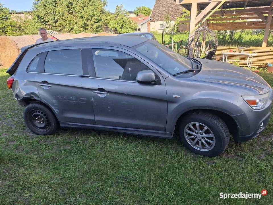 Mitsubishi ASX uszkodzone