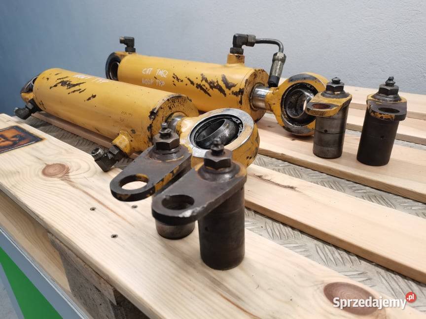 CAT TH 62 Cylinder hydrauliczny przelewowy 1600 Wilkowo