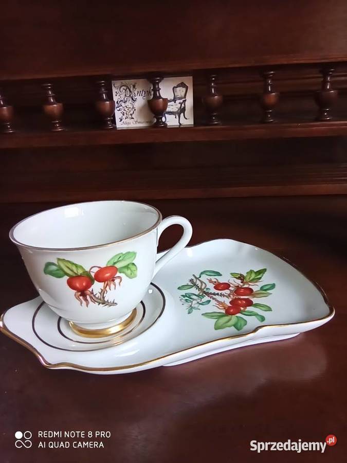 Filiżanka z gałązką głogu Na spodku talerzyku pomorskie Gdańsk