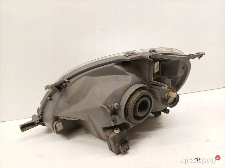 LAMPA PRZÓD PRAWA EU LIFT Toyota Yaris I