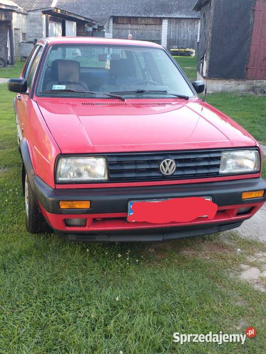 Czerwona Jetta Pionki