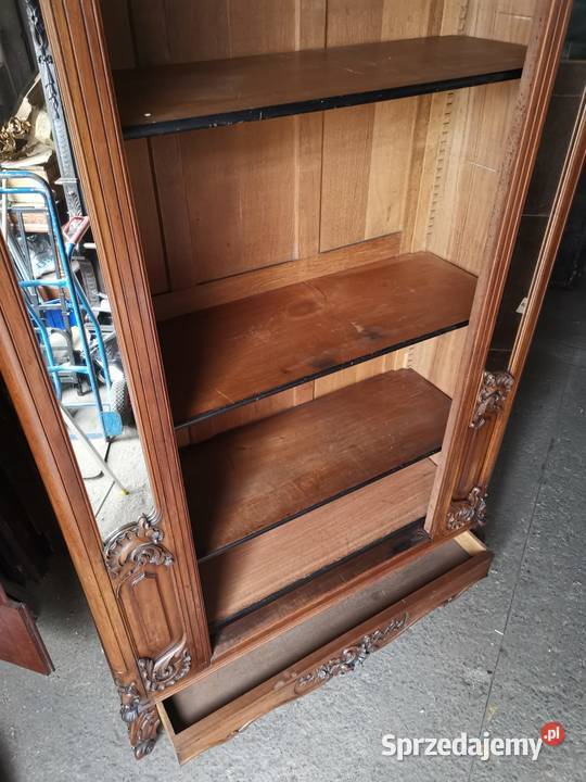 Pięknie rzeźbiona francuska szafa pałacowa Meble