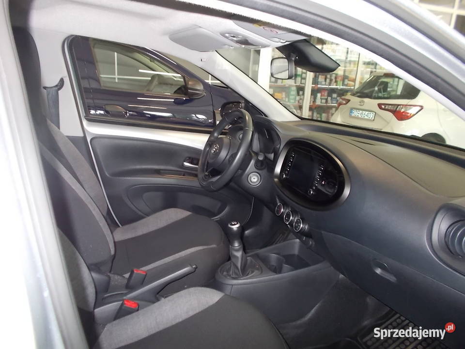 TOYOTA AYGO X 10 benzynasalon Polska Dębica
