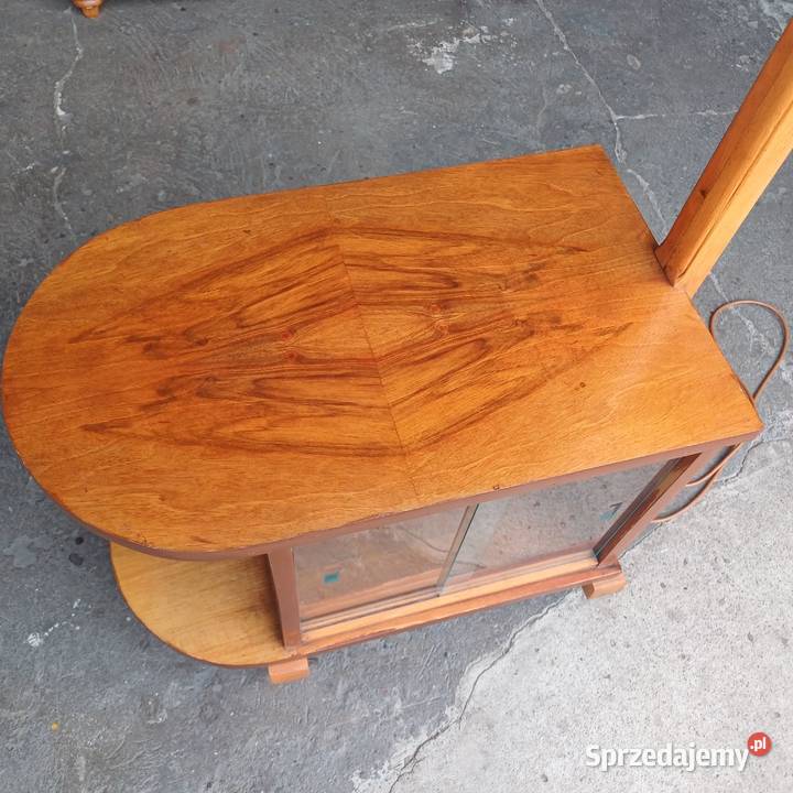 Lampa podłogowa ze stolikiem na kołkach ArtDeco Suchorzew