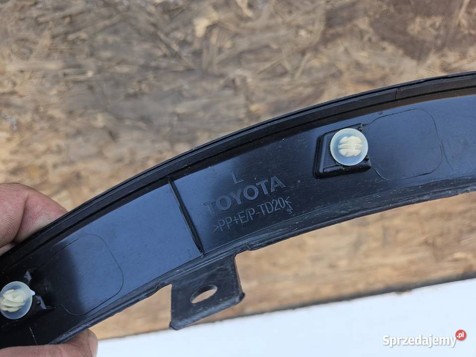 TOYOTA CHR LISTWA BŁOTNIKA LEWY PRZÓD LEWA osobowe Międzychód