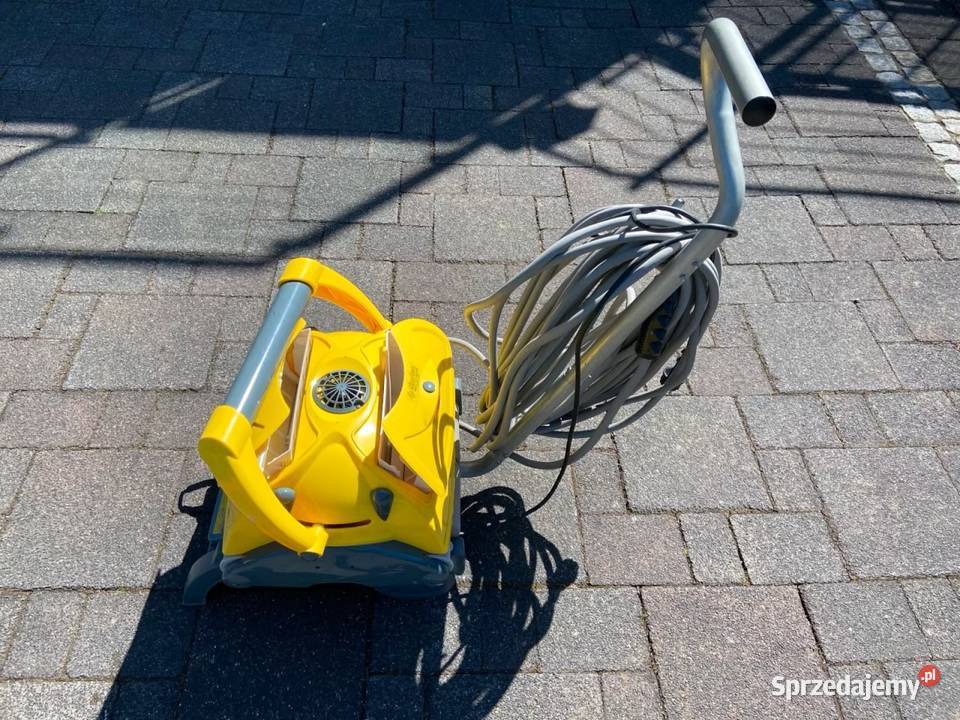 Używany robot do czyszczenia basenów Dinotec