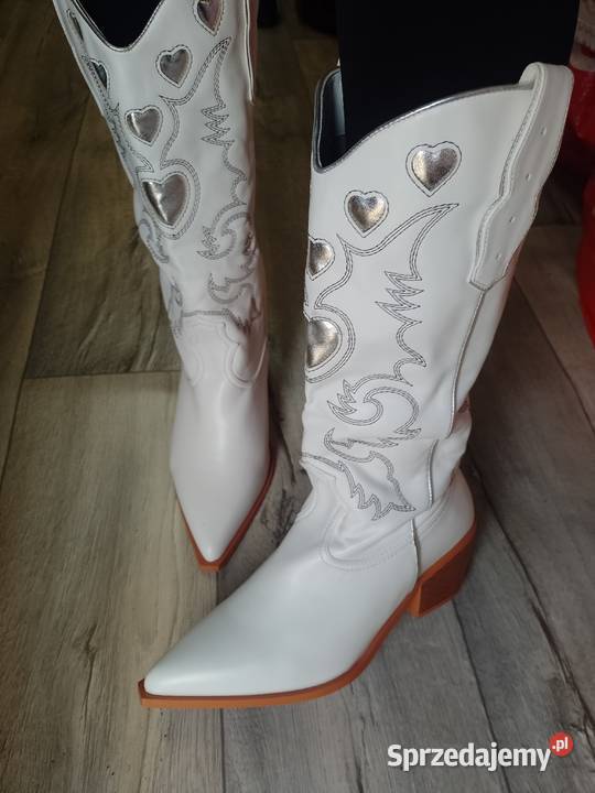 4142 Simmi London Białe Bogato zdobione Kozaki Obuwie