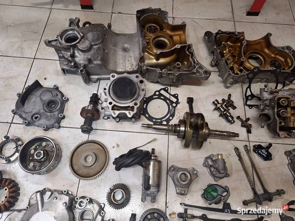 Suzuki Burgman 400 K2 silnik części k429 głowica