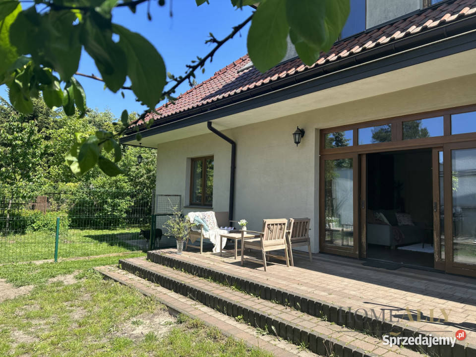 sprzedaży domu wolnostojącego 230m2 Łomianki