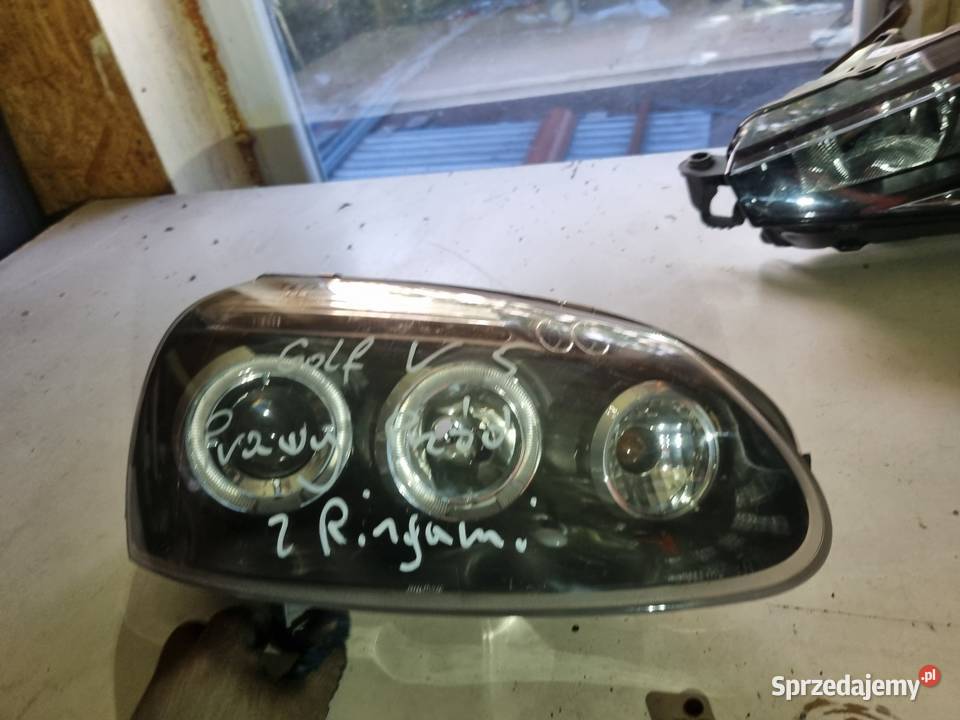 VW Golf V 5 Lampa z Ringami Junyan Prawa Skawina