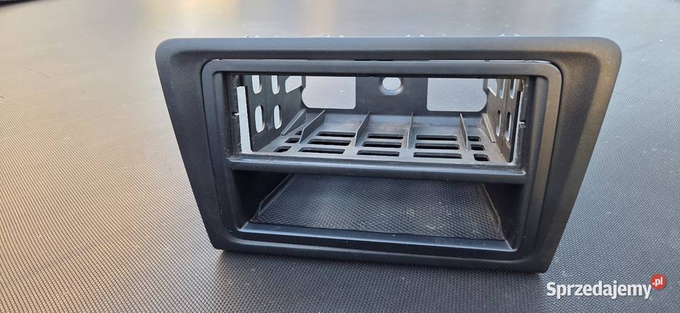 Kieszeń radia z półką ramka maskująca Łódź