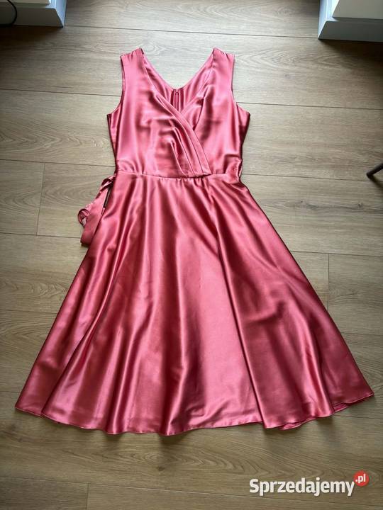 Elegancka sukienka damska 42 XL satynowa Czernichów sprzedam