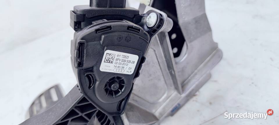 PEDAŁY STELAŻ PEDAŁÓW AUDI A4 B8 A5 8K1721117 Przystajń