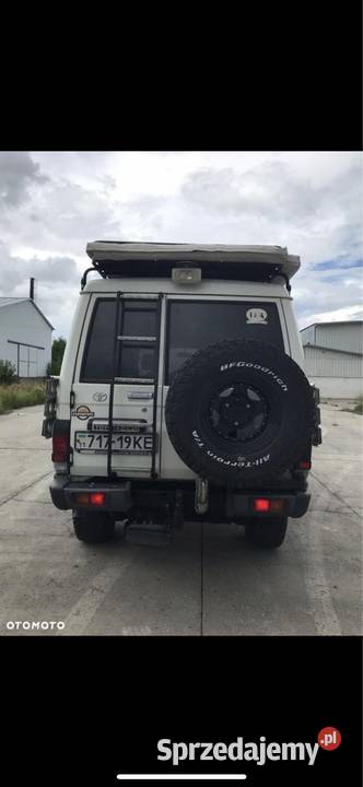 Toyota Land Cruiser 75