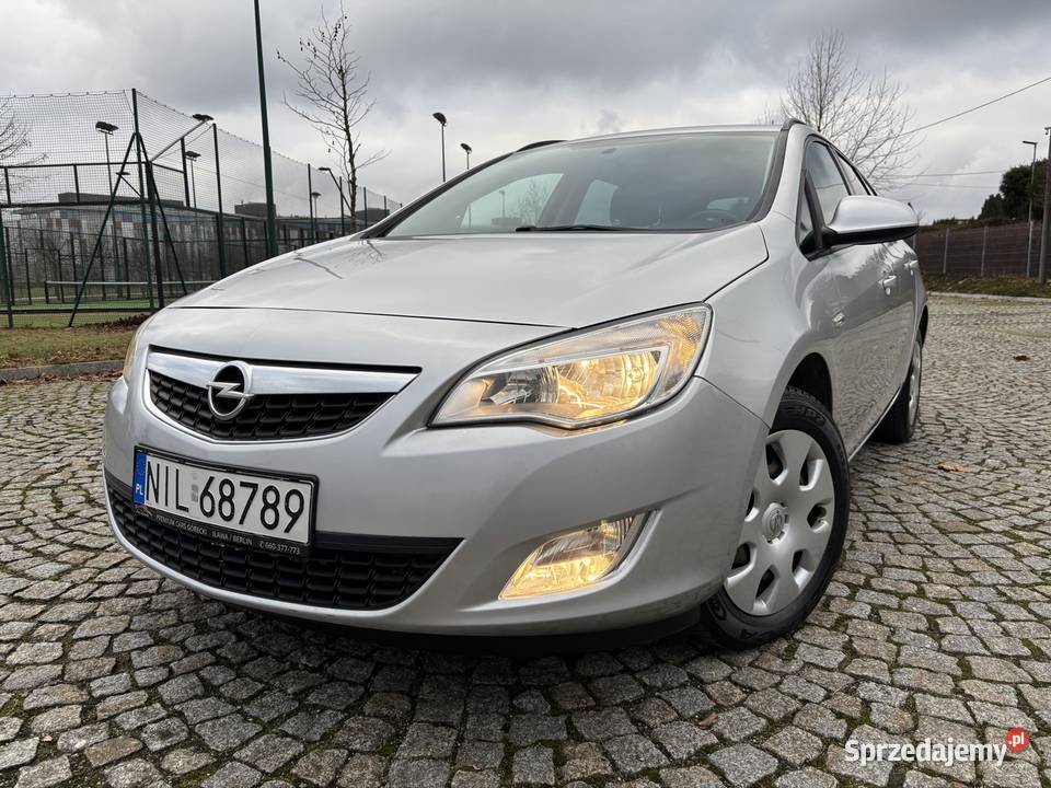 Opel Astra J 14 14 benz 101 Stan Idalny Klima manualna