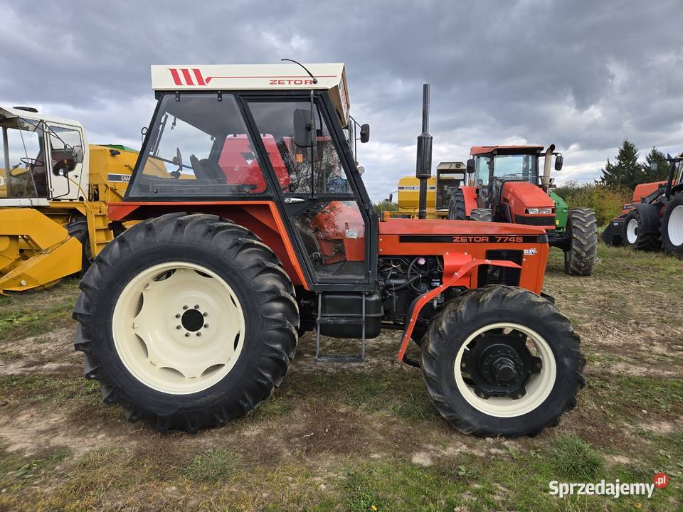 Kombajn zbożowy Sampo 2045 Massey Ferguson 20 nieuszkodzony