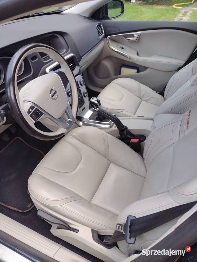 Volvo V40 20 D3 Cross Country Ocean Race Rok produkcji 2016