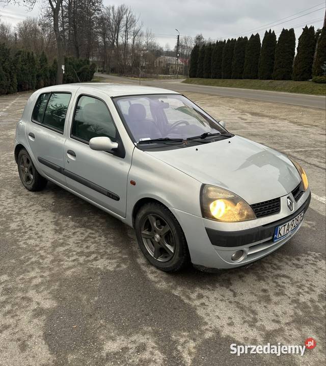 Renault clio 14 benzyna 2001r VAT marża Strzegocice