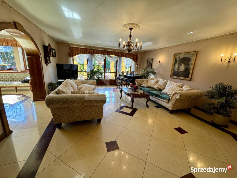 Przestronny dom 360 m z ogrodem Piękny ogród