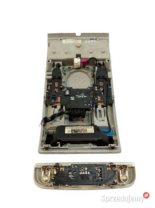 LAMPKA PODSUFITKI 4F0947135BQ Audi A6 III Wyposażenie wnętrza sprzedam