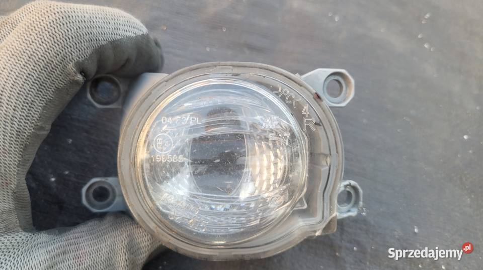 TOYOTA YARIS IV COROLLA E21 HALOGEN PRAWY KOITO osobowe Ruda Śląska