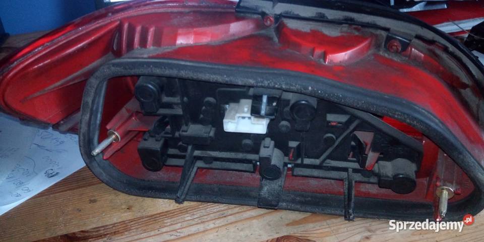 Lampa tylna prawa PEUGEOT 406 lifting wielkopolskie