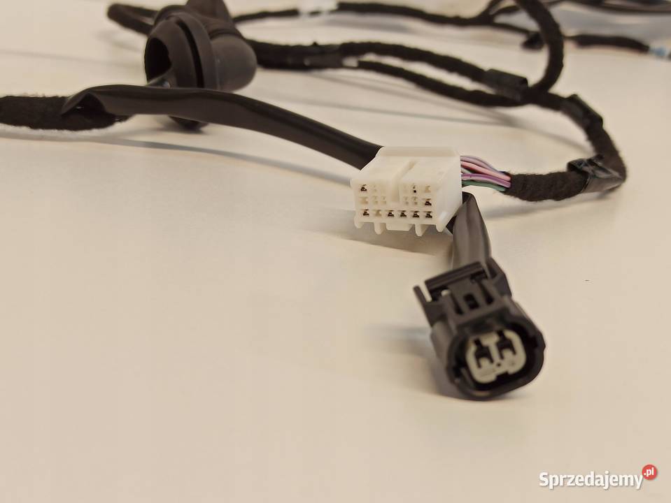 SWIFT MK8 WIĄZKA KLAPY BAGAŻNIKA 3668080S10 osobowe
