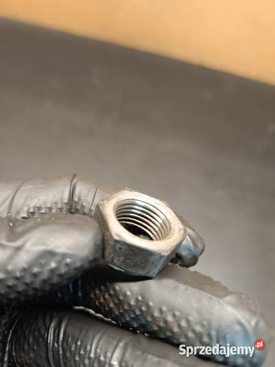 Nakrętka oś wahacza szpilka śruba części Yamaha Gołaczewy