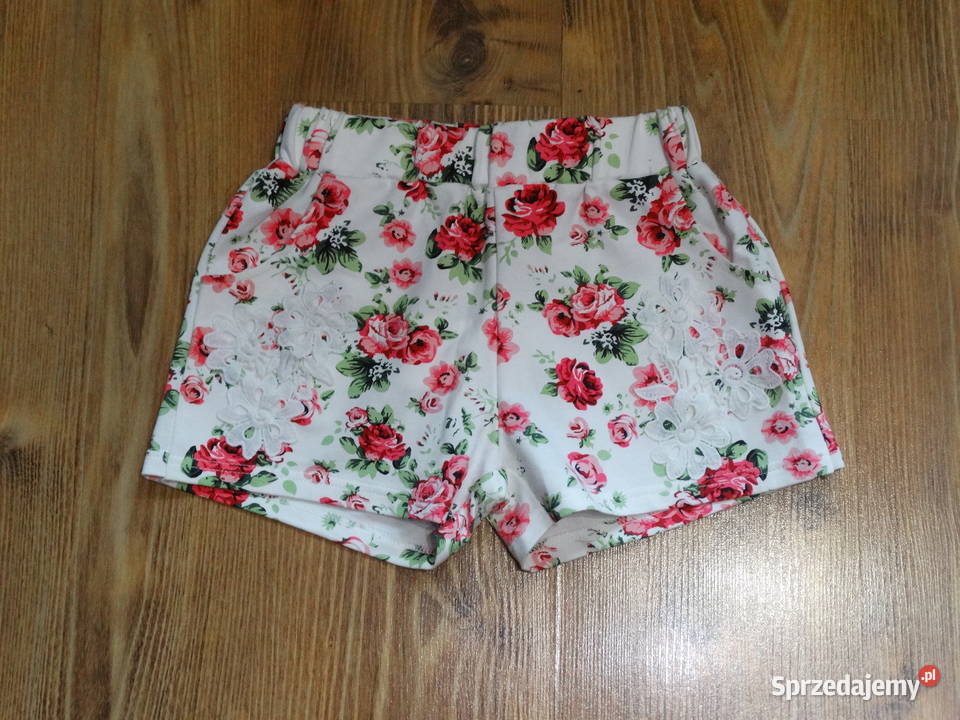 Krótkie spodenki kwiaty r146152 1112lat dziewczynka