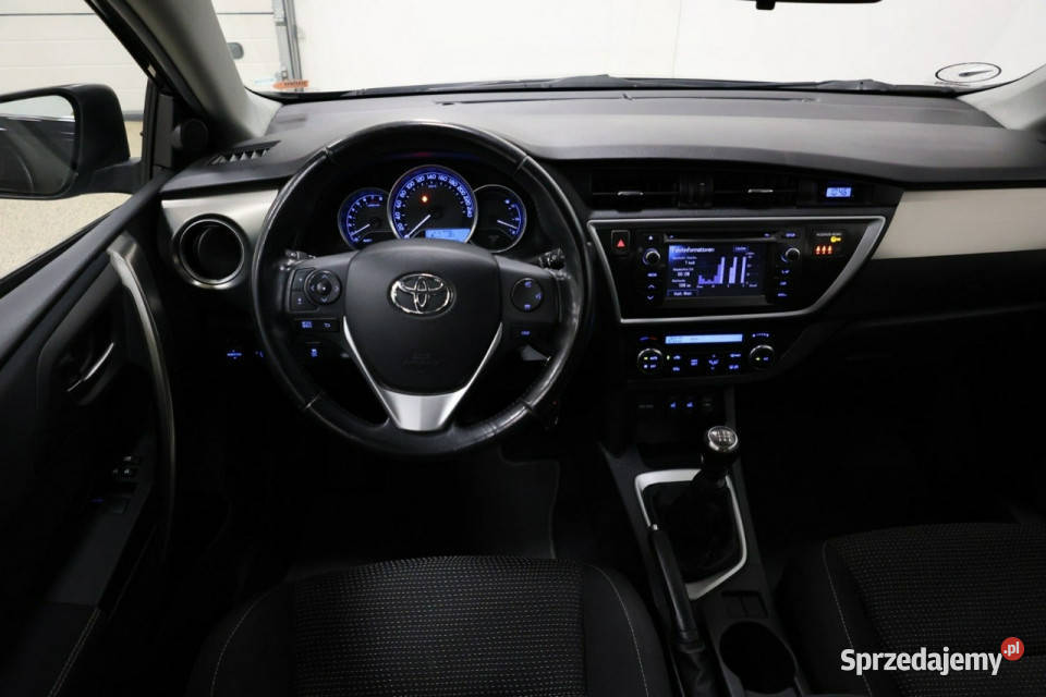 Toyota Auris II 2012 Sadlno