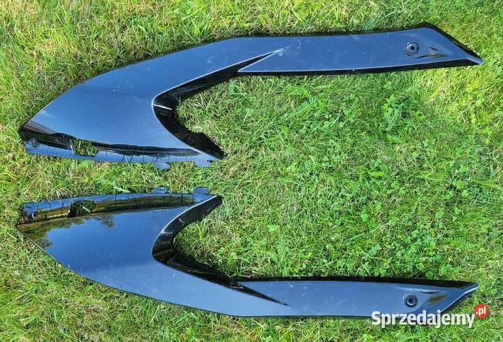 KOMPLET plastiki pod siedzenie wypelnie owiewka Piła