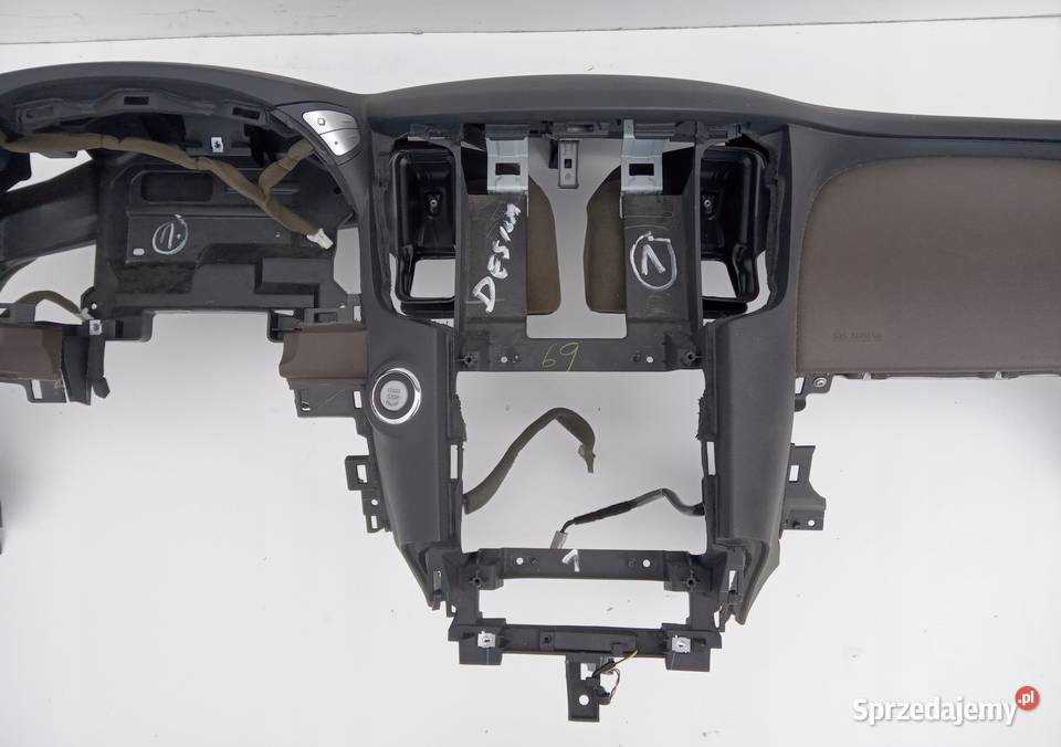 DESKA ROZDZIELCZA BRĄZOWA INFINITI QX70 FX30 Nowy Tomyśl sprzedam