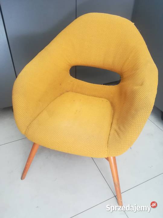 Fotel lata 60 muszelka projekt Miroslav Navratil Kąty Wrocławskie