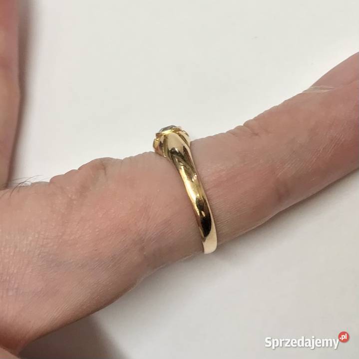Złoty PIERŚCIONEK 750 18K z DIAMENTEM w starym sprzedam