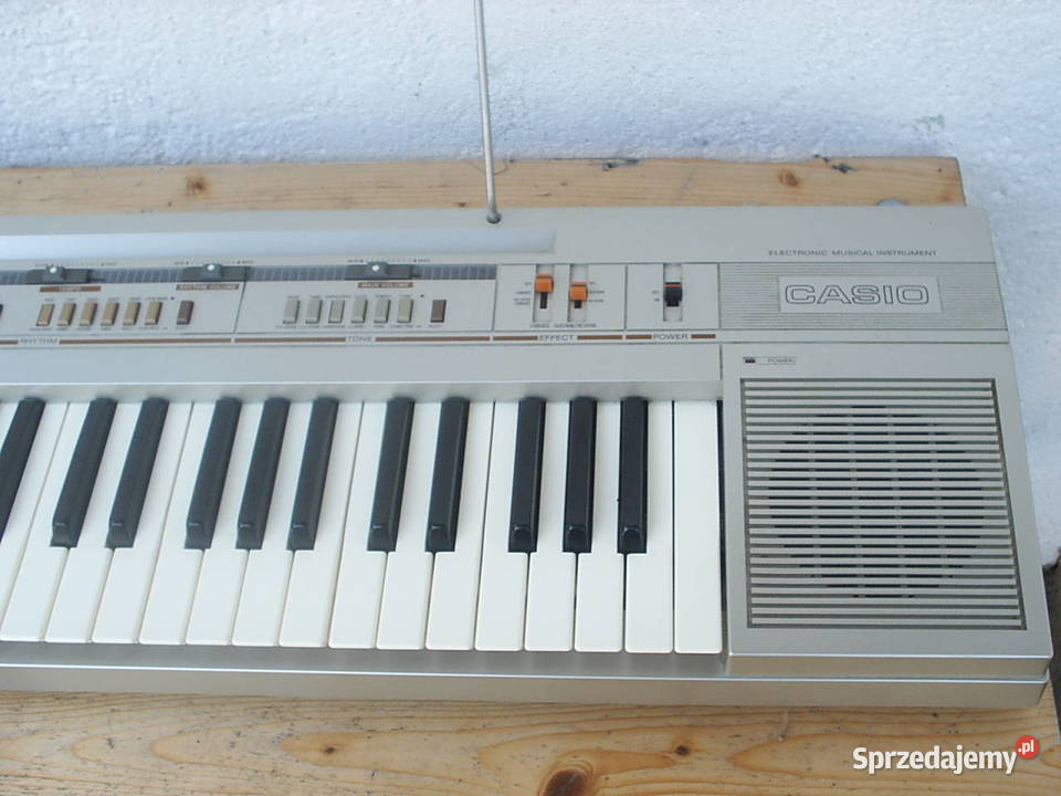 Historyczny Casio Casiotone CT310 z osprzętem Casio Kłodzko