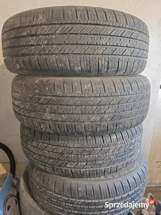 Opony 20560r16 205 60 16 caloroczne całoroczne Łapy sprzedam