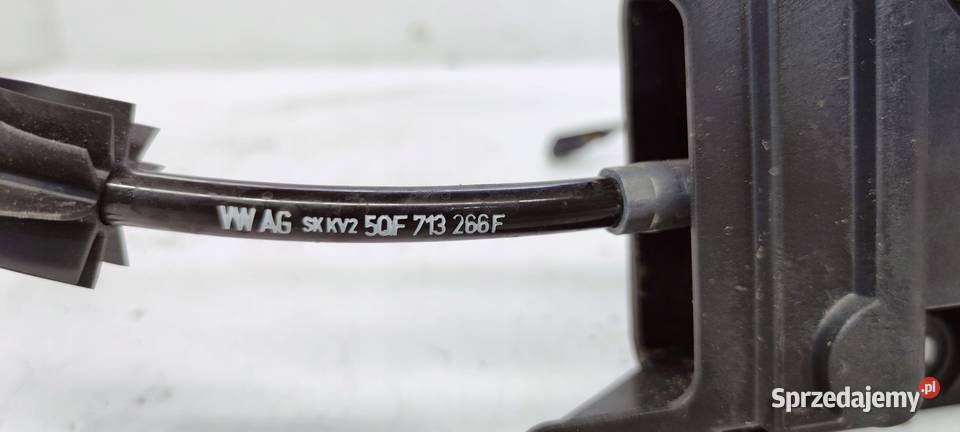 WYBIERAK LEWAREK AUTOMAT AUDI Q3 F3 5QH713023L Przystajń