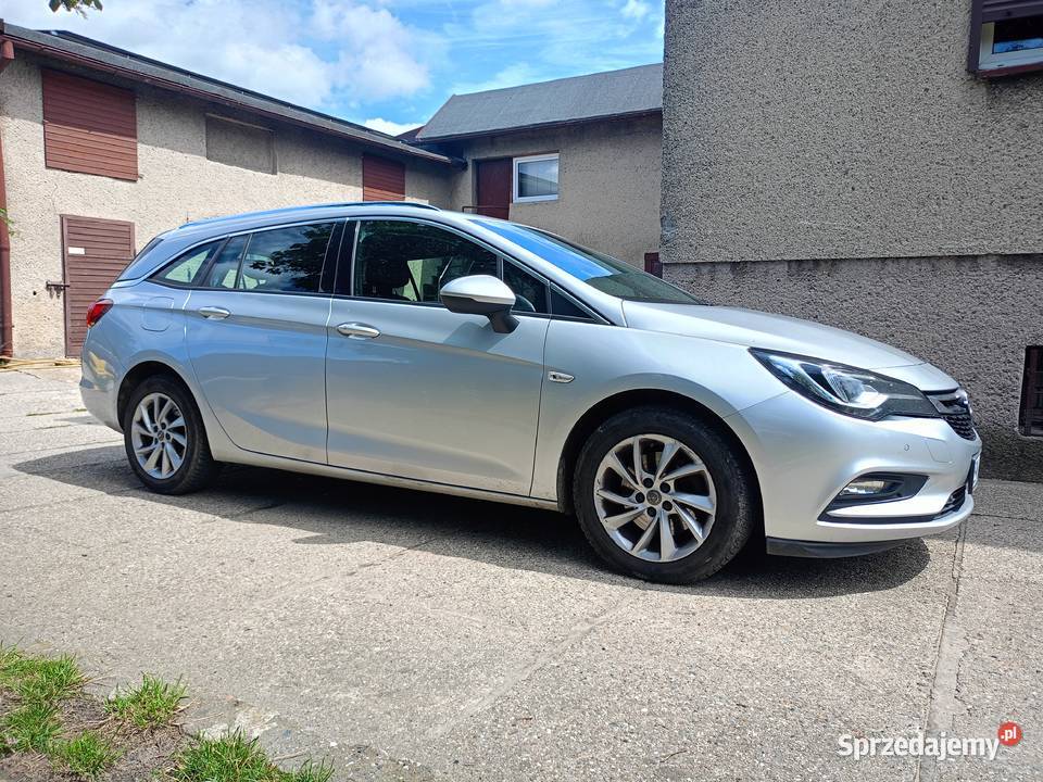 Opel Astra Sports Tourer z 2018 światła przeciwmgielne Mikołów