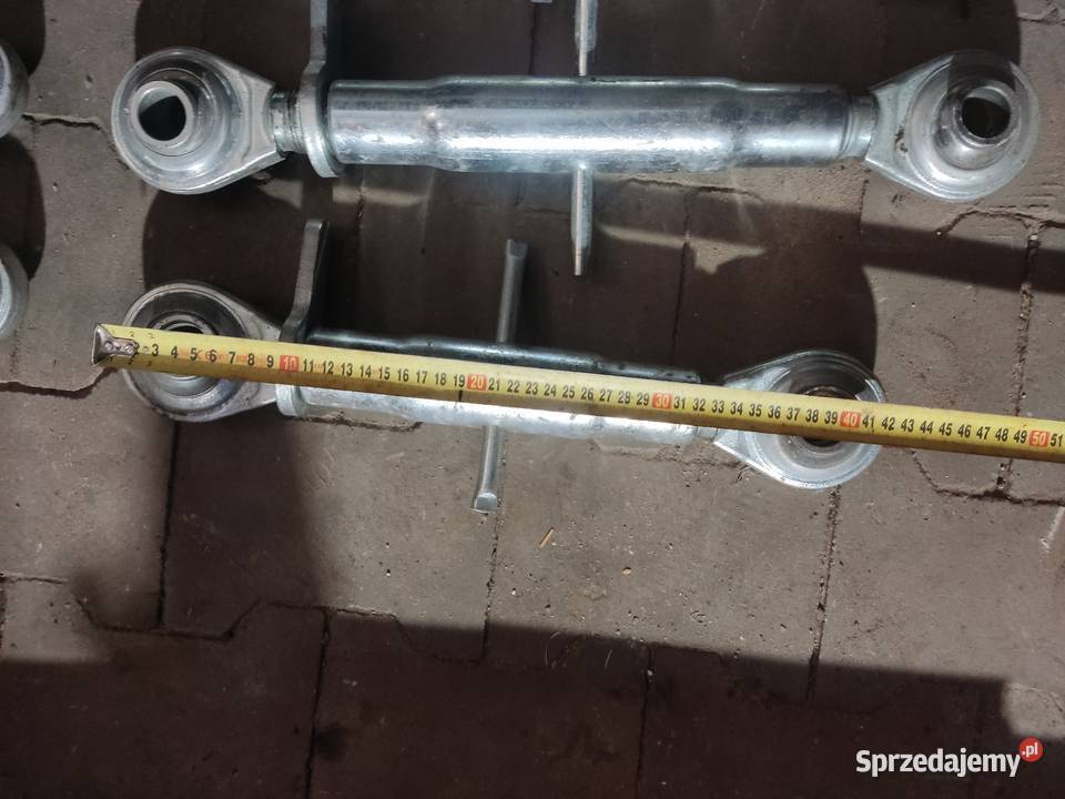 Śruby rzymskie łączniki centralne widoczne na Zamość